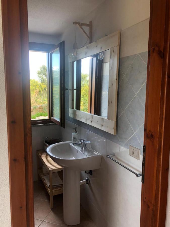 B&B Tavolara Puntaldia Eksteriør billede