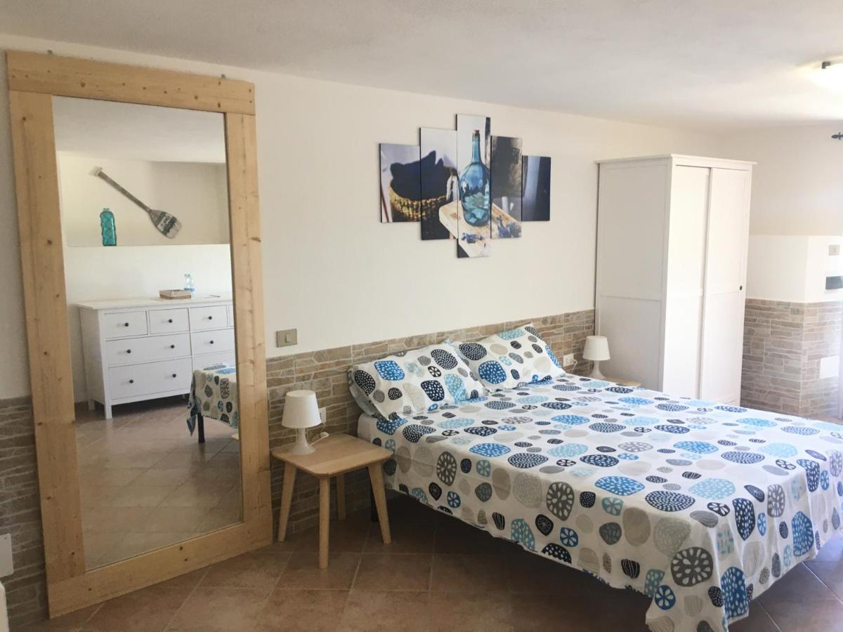 B&B Tavolara Puntaldia Eksteriør billede